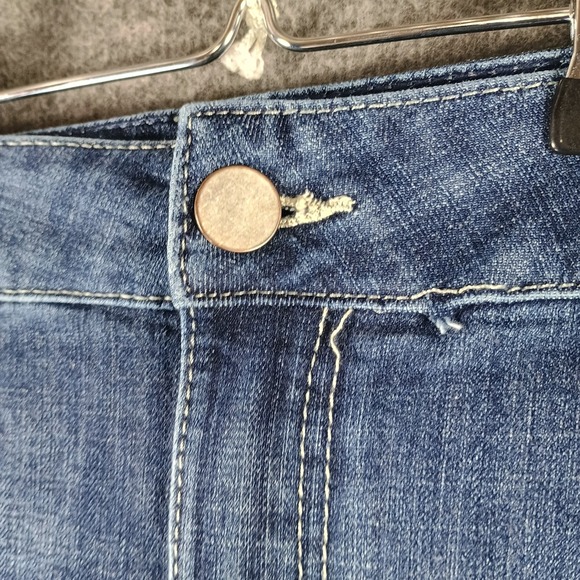 Wrangler Mid Rise Straight Leg Jeans Womens 17/18x34 Medium Wash Blue - Picture 3 of 11